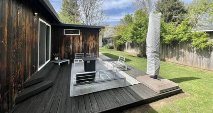 Central and modern home by the Park