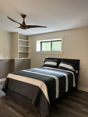 3 chambres, fer et planche à repasser, Wi-Fi, draps fournis