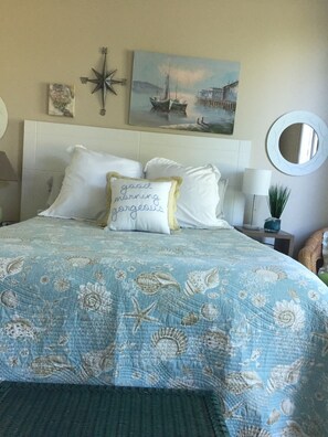 2 bedrooms, iron/ironing board, free WiFi, bed sheets - Chasing Sunsets - please read description
Snowbird discount nov/dec/jan/feb (Destin)