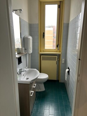 Bathroom - VENICE NIGHT TRIPLA ROOM SHARED TOILETB6 (Mestre)