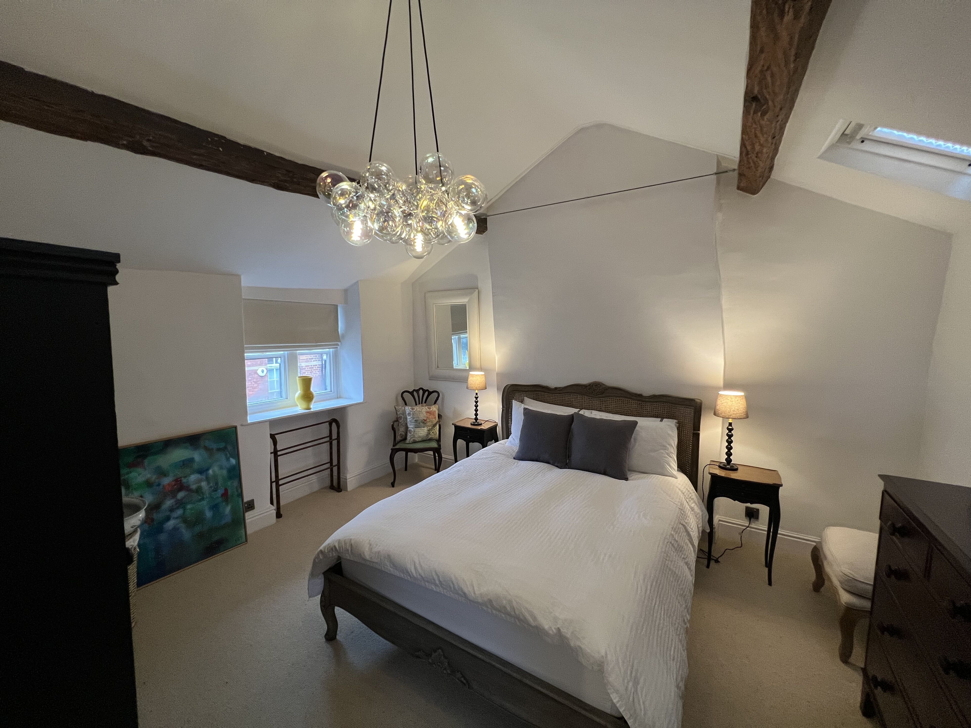 2 bedrooms, iron/ironing board, free WiFi, bed sheets