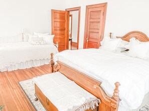 5 室のベッドルーム、アイロン / アイロン台、WiFi、ベッドシーツ