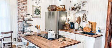 Oven, stovetop, dishwasher