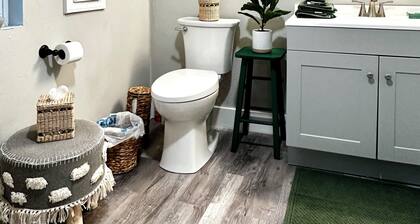 Quaint & quiet boho bungalow 2min from TU/Expo Center & 10min from DT/BOK/Cains