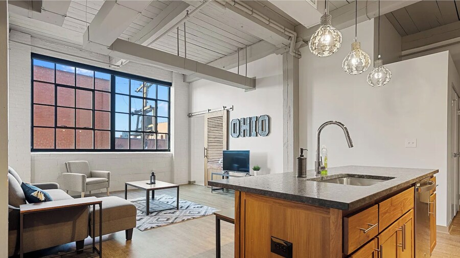 2125 Superior Living