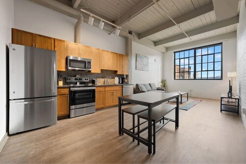 2125 Superior Living