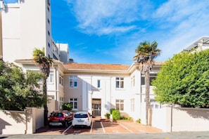 Exterior - Luxurious Sea Point Apartment (Cape Town)