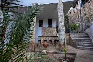 Front of property - Lionas Hotel Kaleici (Antalya)