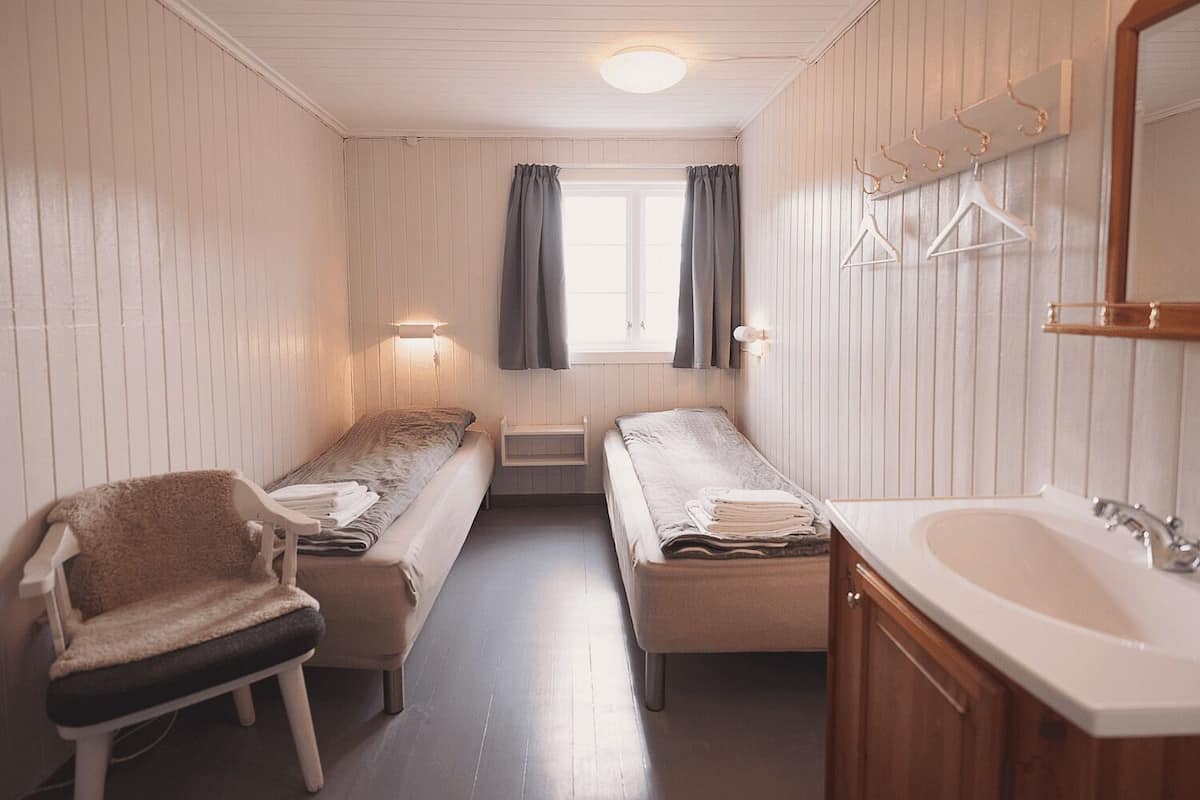 Free WiFi, bed sheets