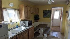 茶具/咖啡用具、冰箱、微波炉、烤箱