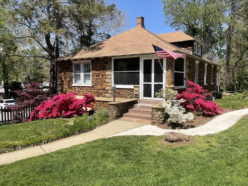 Dog friendly! Next to Navy Stadium and DTA Shuttle!