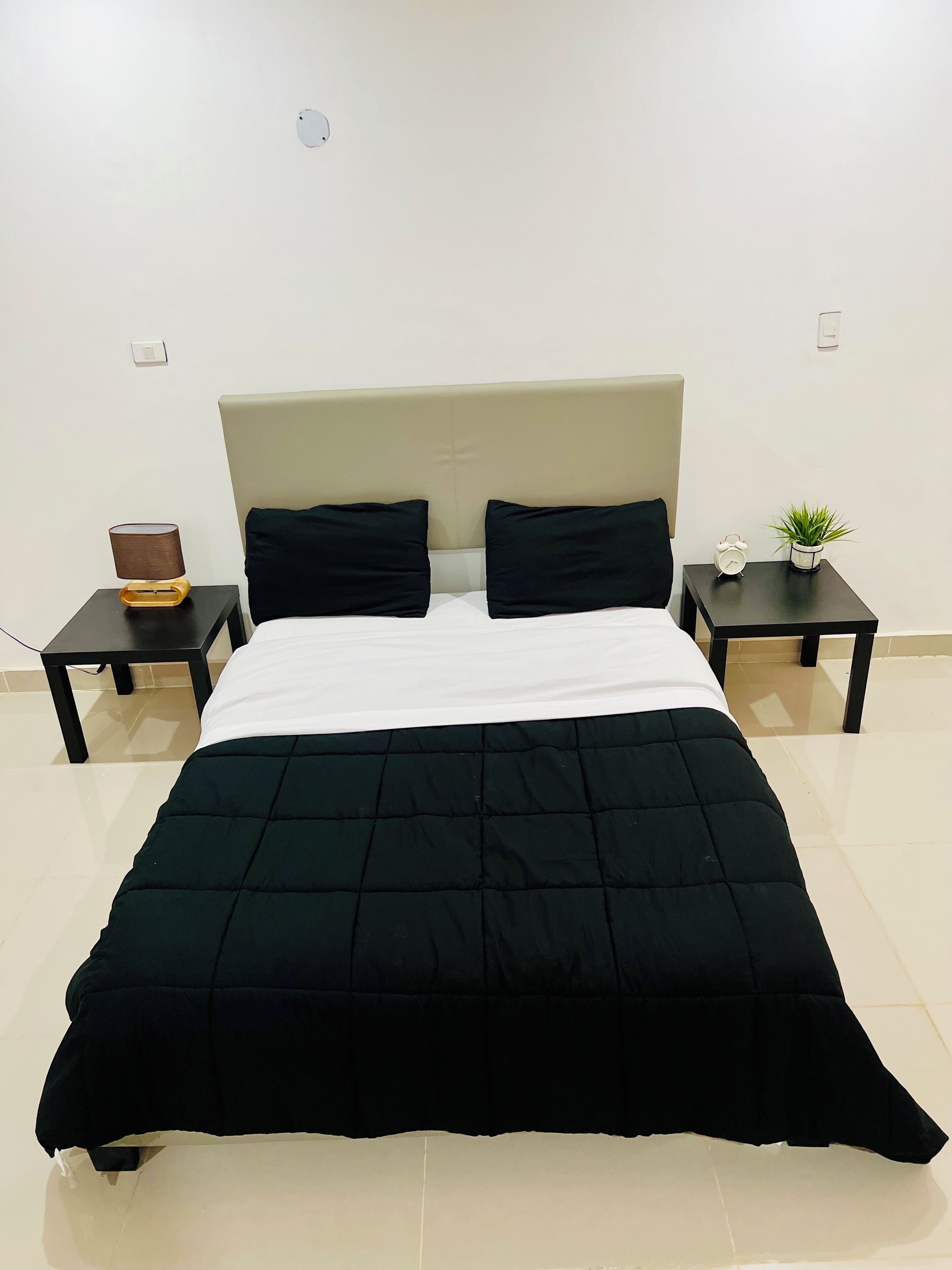 2 室のベッドルーム、アイロン / アイロン台、ベッドシーツ