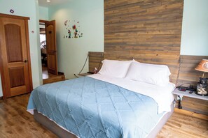 4 chambres, coffres-forts dans les chambres, fer et planche à repasser