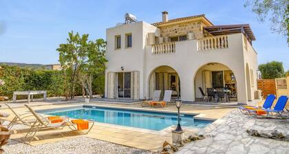 Villa Isychia by Villa Plus