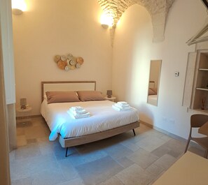 3 Schlafzimmer, Schreibtisch, WLAN, Bettwäsche