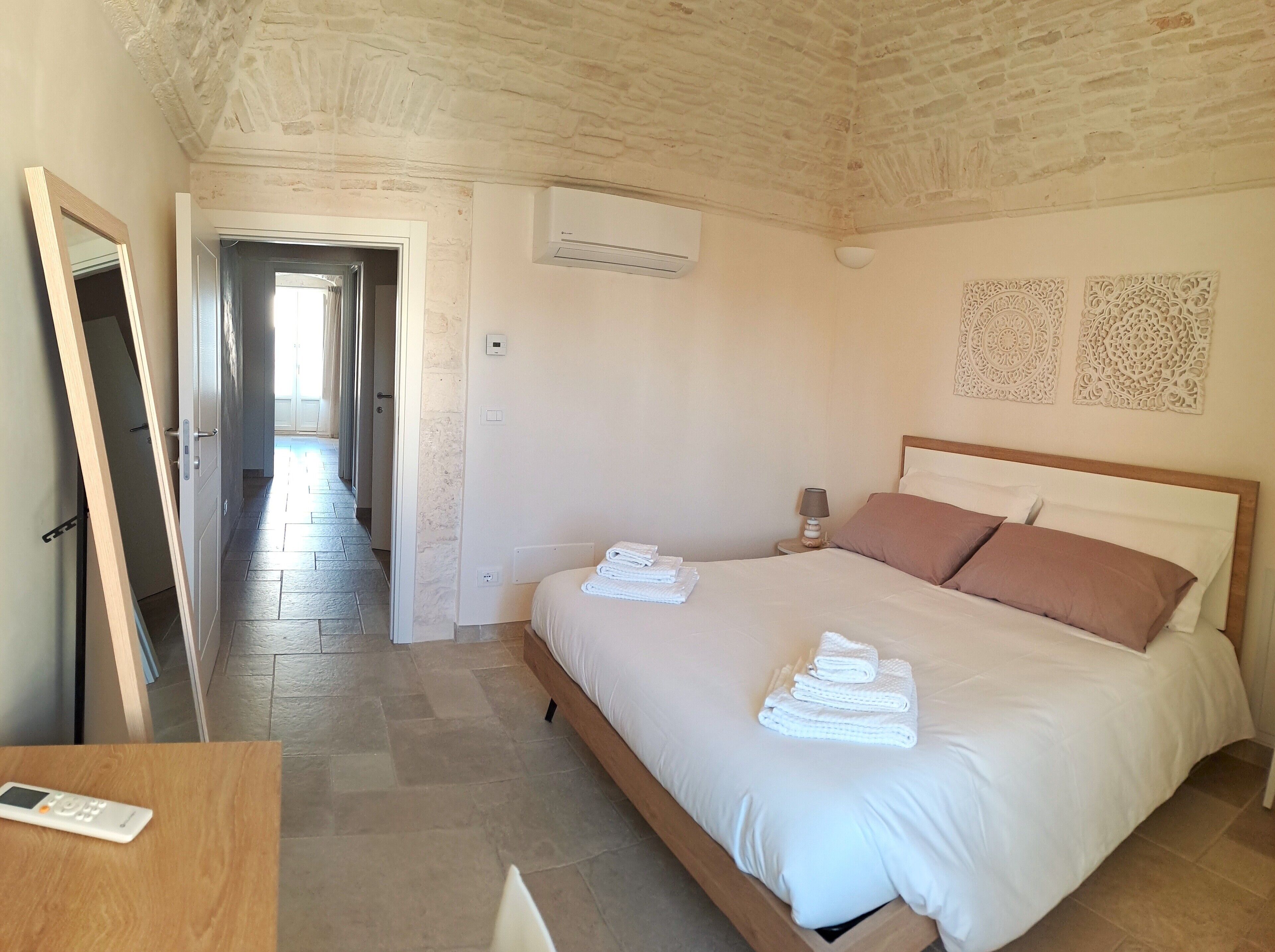 3 habitaciones, escritorio, wifi y ropa de cama 