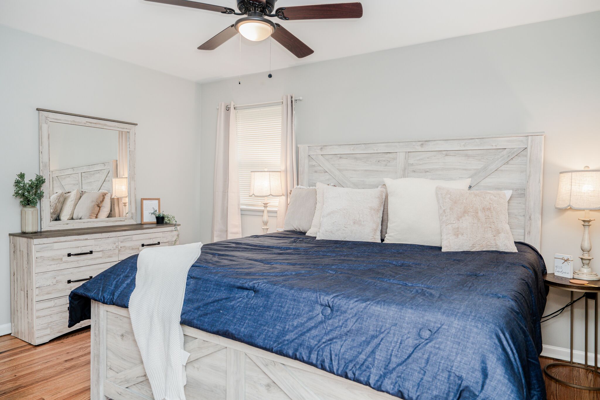 3 bedrooms, desk, iron/ironing board, travel crib