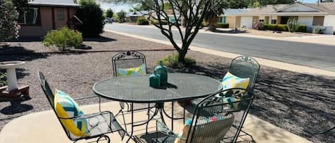 تناول الطعام بالخارج