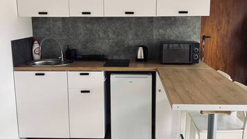 Apartment, 1 Bedroom, Garden View | Interior