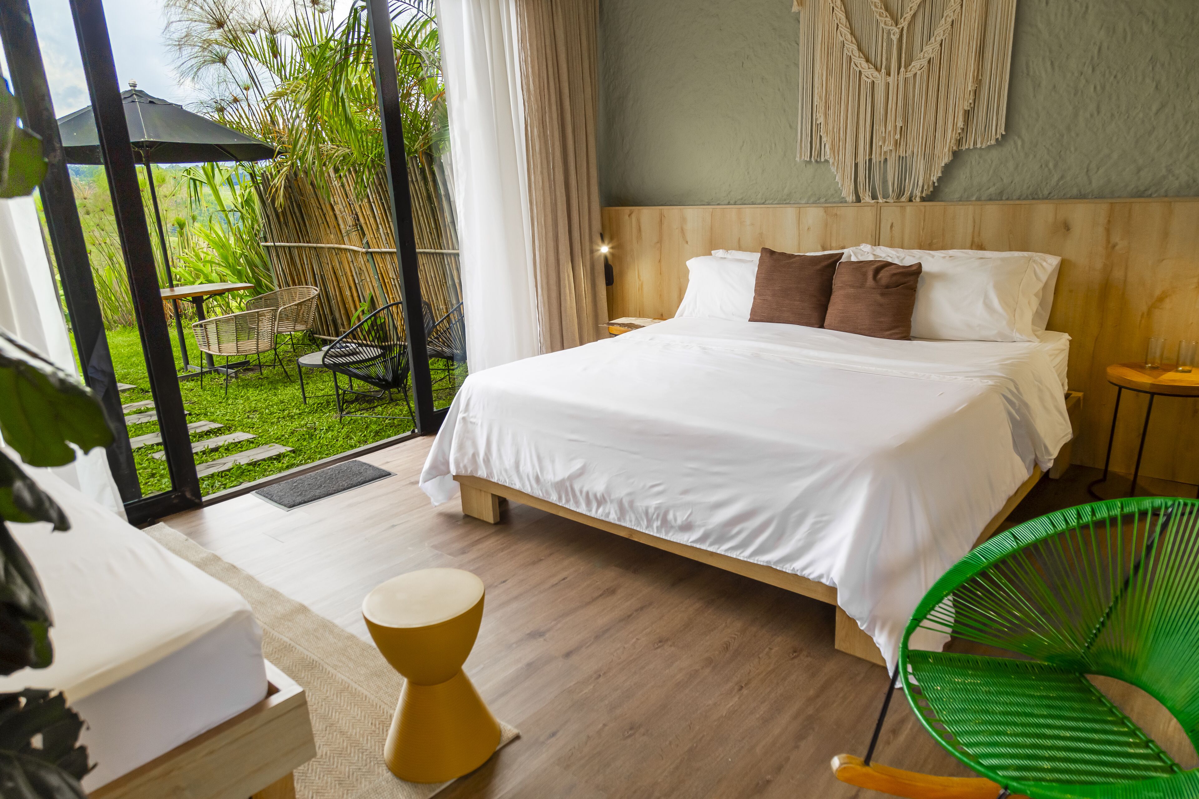 Wifi gratis y ropa de cama 