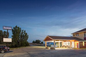 Exterior - Days Inn by Wyndham Denison IA (Denison)