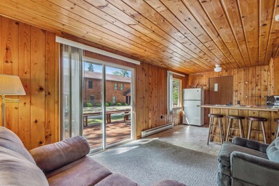 Timberlane Resort Cabin #10 | 2 Bed, 1 Bath