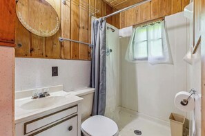 Sèche-cheveux, serviettes fournies