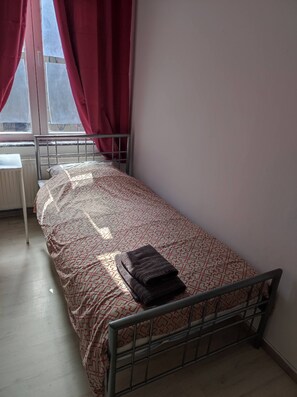 Shared Dormitory, 1 Bedroom | 1 bedroom - Room in Guest Room - Room In Brussels (Brussels)