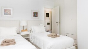 5 bedrooms, iron/ironing board, free WiFi, bed sheets