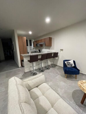 Smart TV - Nice private gated comunity. (Las Juntas)