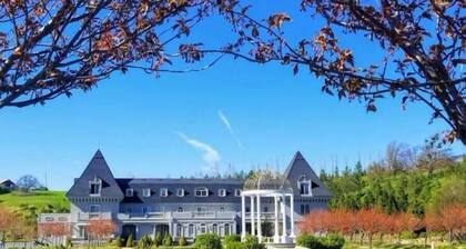 Chateau Herbe ~ Oberon Suite w/ Kitchen