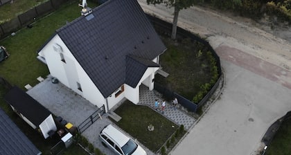 Einfamilienhaus Max. 6 Gäste, 600m zum See, 300m zum Wald, Haustierfreundlich!