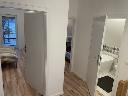 Einfamilienhaus Max. 6 Gäste, 600m zum See, 300m zum Wald, Haustierfreundlich!