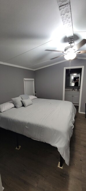 3 bedrooms, WiFi, bed sheets