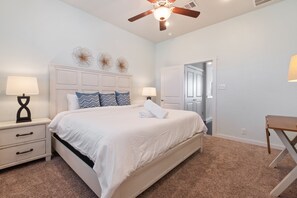 3 slaapkamers, een strijkplank/strijkijzer, wifi, beddengoed