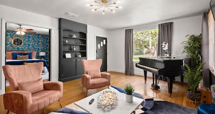 Cozy Home w/ fenced yard! 2BR Steps From LSU