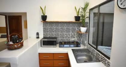 Double Queen Suite near La Calzada/lake +30MB wifi