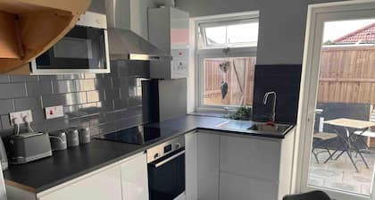 1bedhouse- London-sleeps 4- Close to Attractions