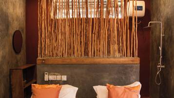 Exclusive Studio, Balcony | Individually decorated, bed sheets