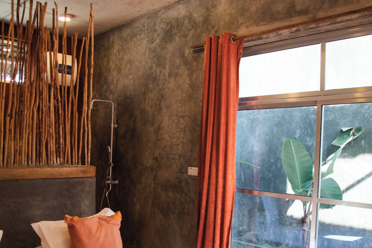 Exclusive Studio, Balcony | Individually decorated, bed sheets