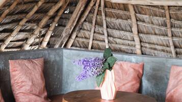 Exclusive Studio, Balcony | Individually decorated, bed sheets