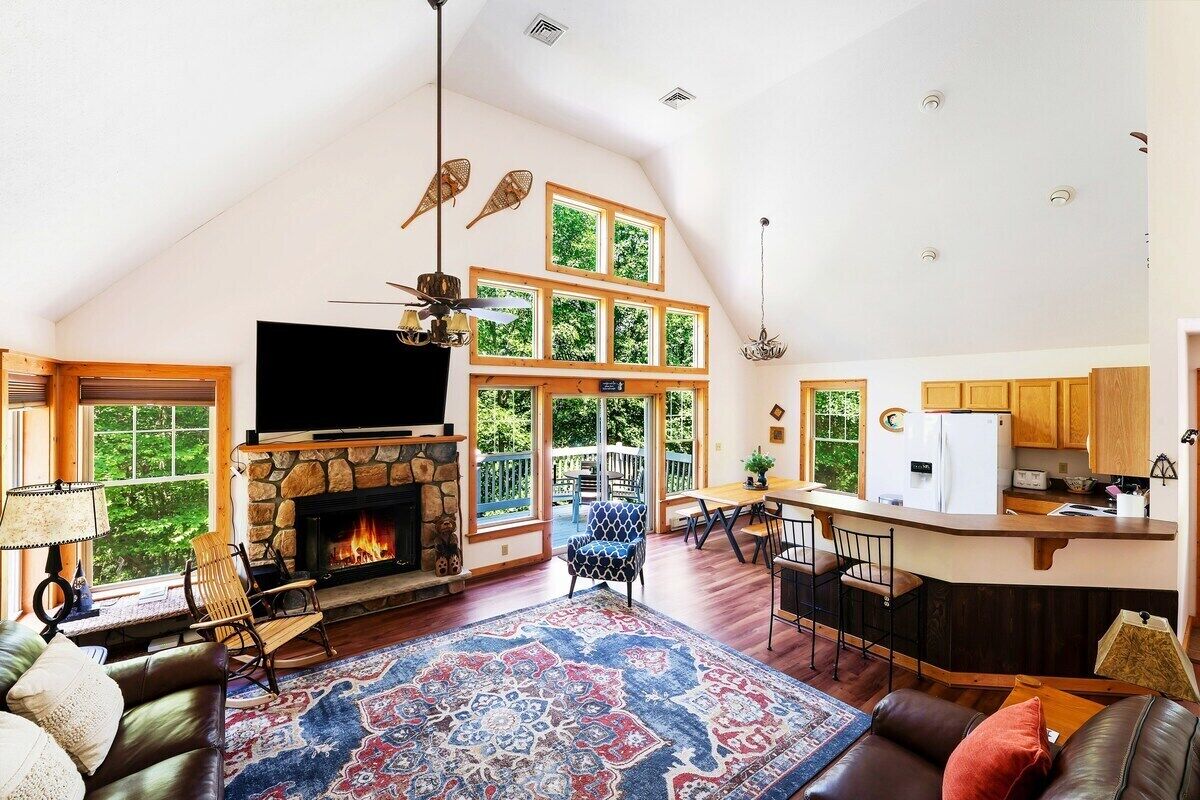 Camelback Deer Valley Lodge- Rustic w/ Barrel Bar, Ping Pong, Bean Bags, 75" TV