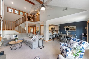 Smart TV, caminetto, studio