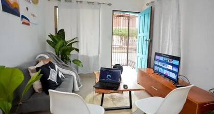 Double Queen Suite w/parking near La Calzada +Wifi