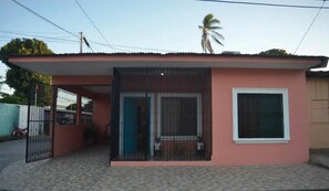 Exterior - Double Queen Suite w/parking near La Calzada +Wifi (Granada)