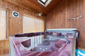 4 habitaciones, tabla de planchar con plancha y cuna de viaje