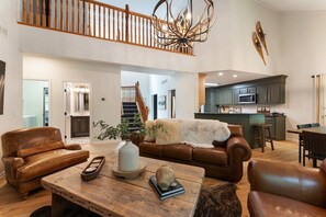 Smart TV, fireplace, offices