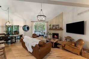 智能電視、壁爐、 辦公室