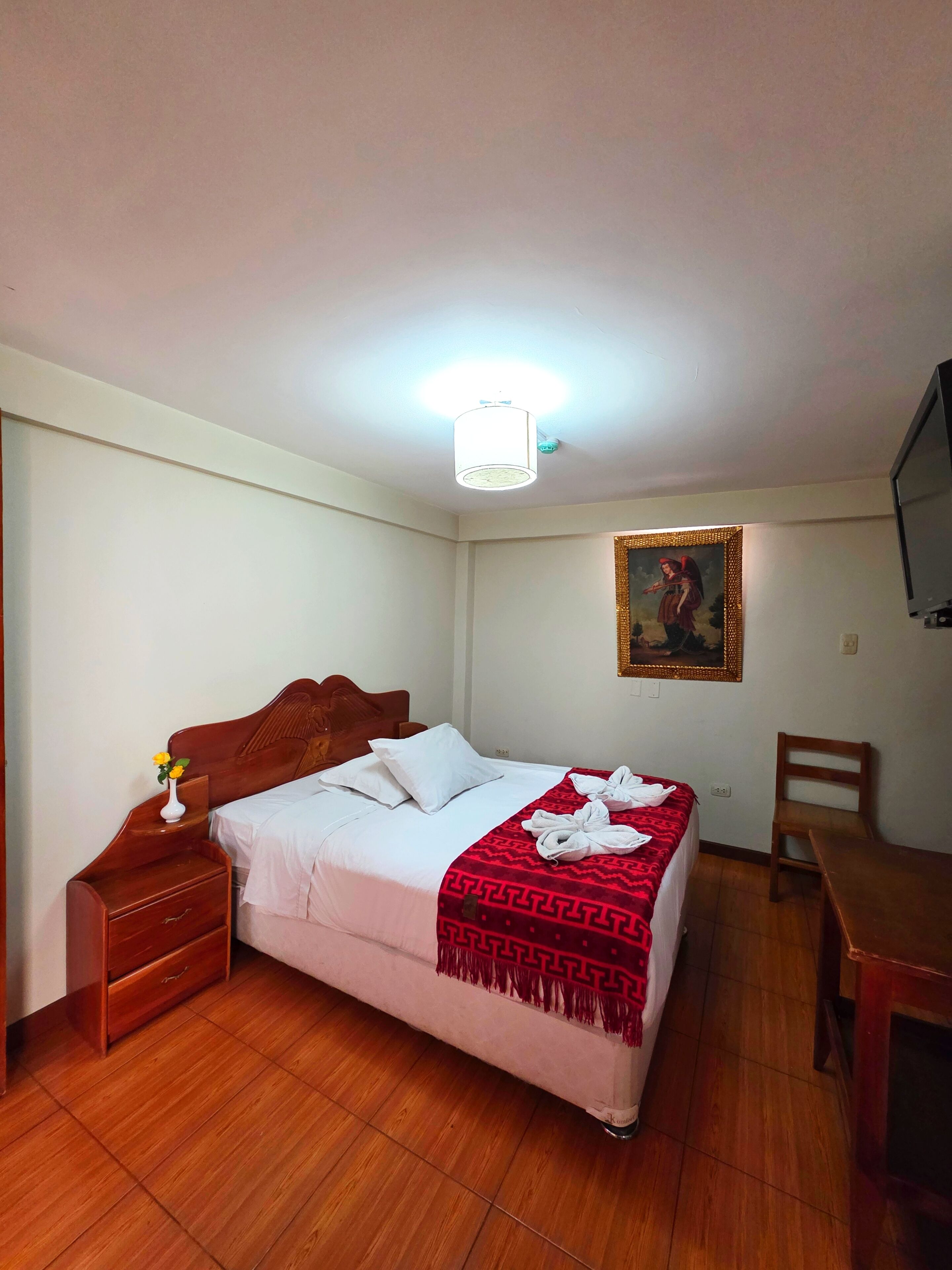 Comfort-Zimmer, 1 Queen-Bett | Kostenloses WLAN, Bettwäsche