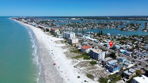 Sun-loungers, beach towels - Seaside Studio- POOL & Steps to the Beach!  (Madeira Beach)
